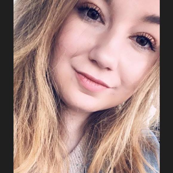 Meet your Posher, Taylor - Picture 1 of 1